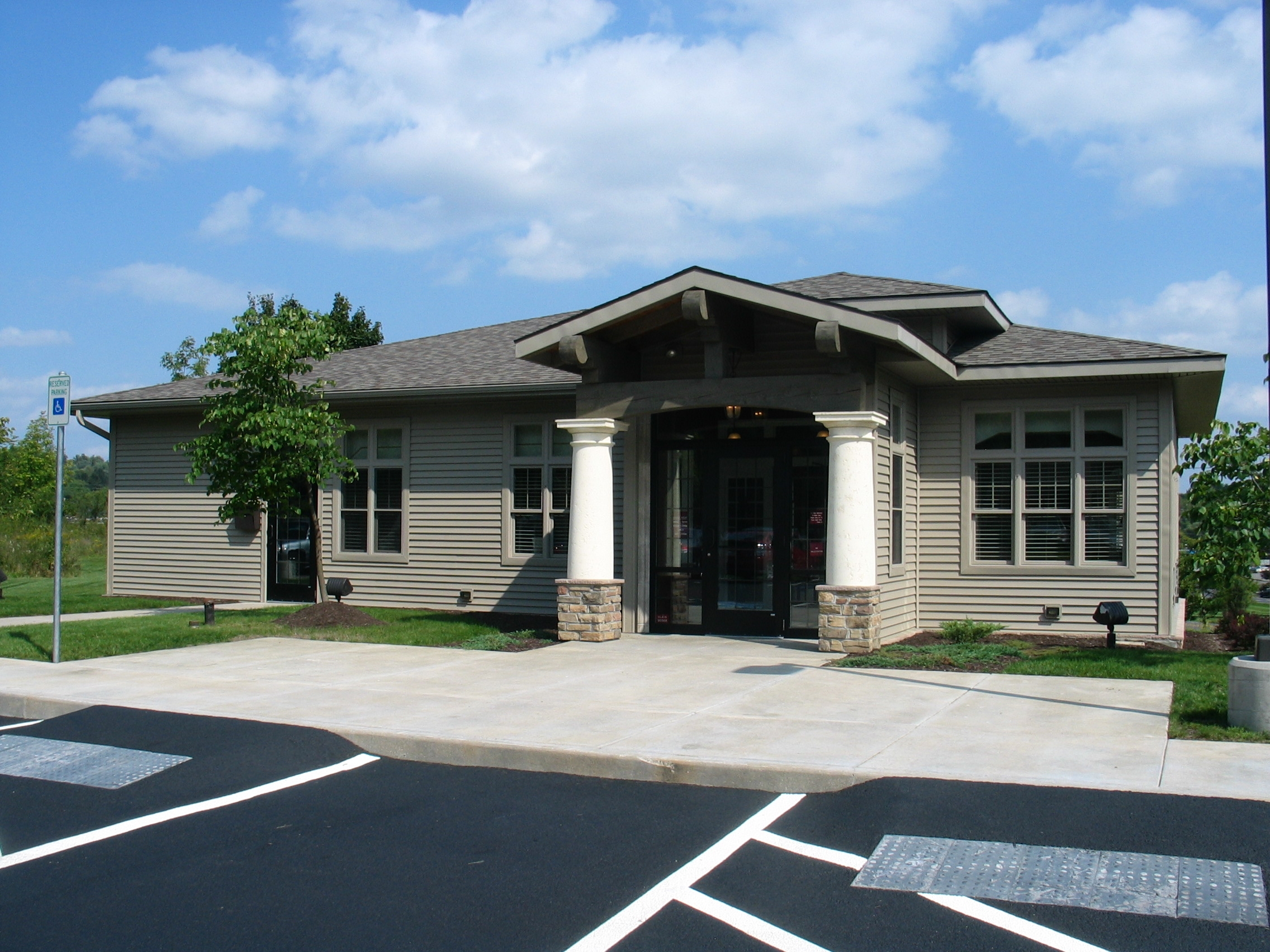 Family Dentist Facility - Front